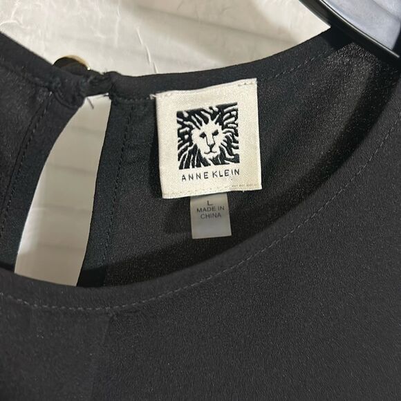 Anne Klein L Black Pleated Front Round Neck Back Button Ruffle Sleeve Top - Picture 7 of 9